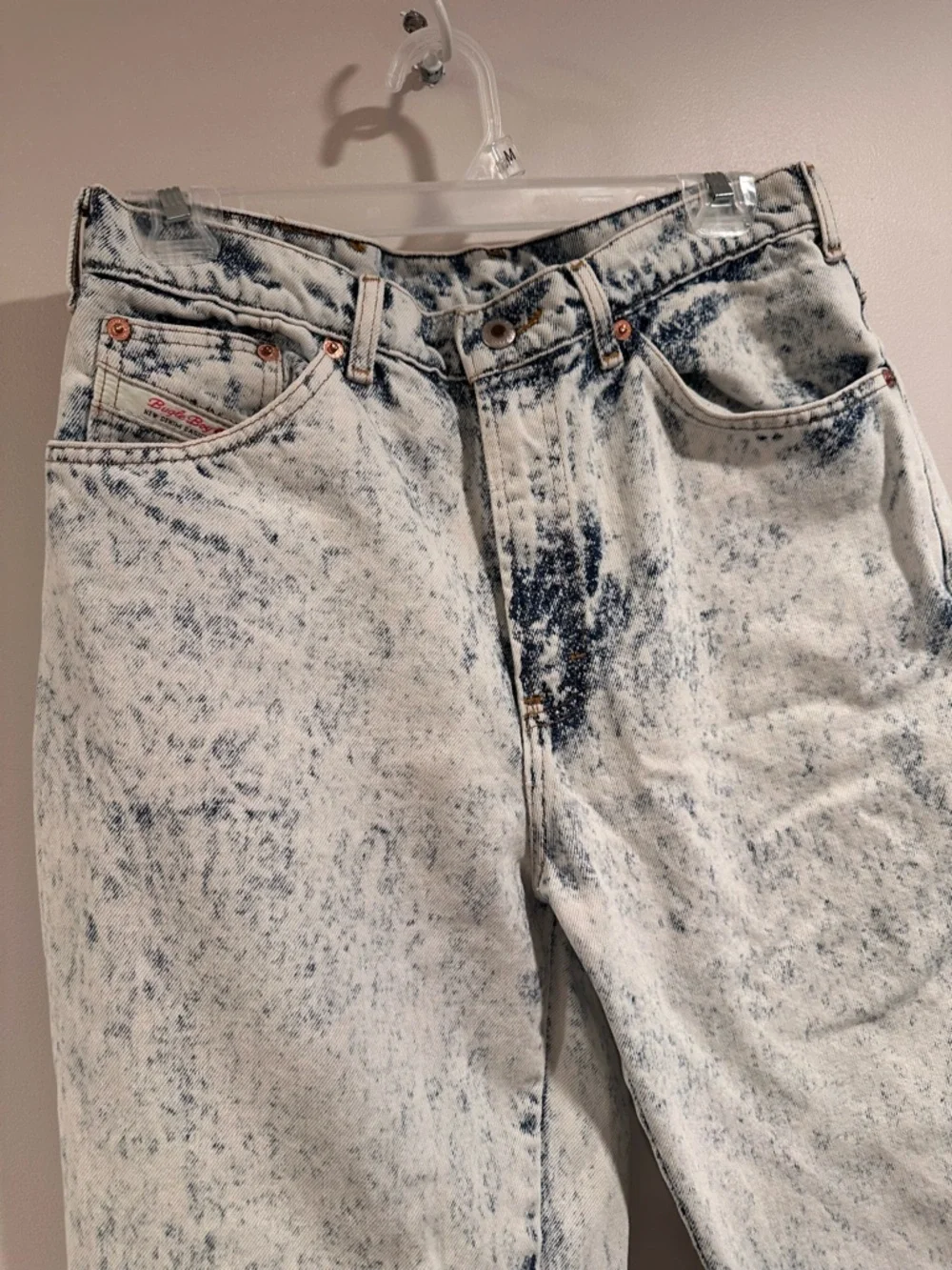 Bugle Boy Men’s Acid Wash Jeans
32x34 - Picture 5 of 14